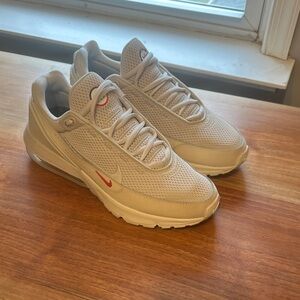 Nike Men's Cream and Red Air Max Size 13